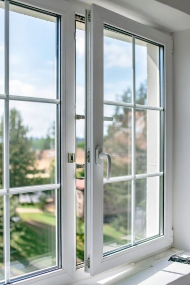Fachgerecht nachgestelltes Fenster mit überprüfter Mechanik